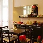 Hotel-pension Am Savignyplatz 2*