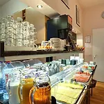 Hotel-pension Am Savignyplatz 게스트하우스 2*