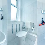 Hotel-pension Am Savignyplatz 게스트하우스 2*