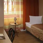 ゲストハウス Hotel-pension Am Savignyplatz 2*