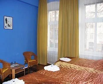 Gasthof Hotel-pension Am Savignyplatz 2*
