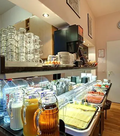 Hotel-pension Am Savignyplatz 게스트하우스 2*