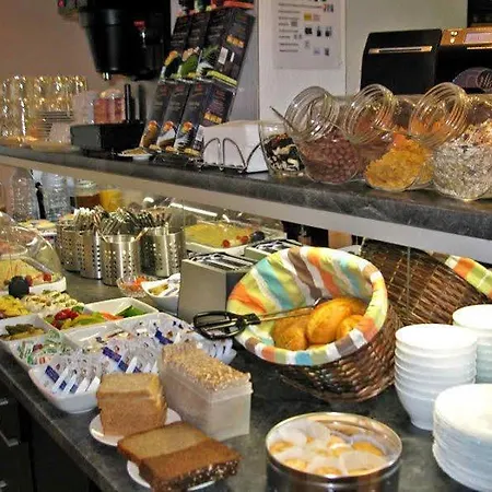 Hotel-pension Am Savignyplatz 게스트하우스 2*