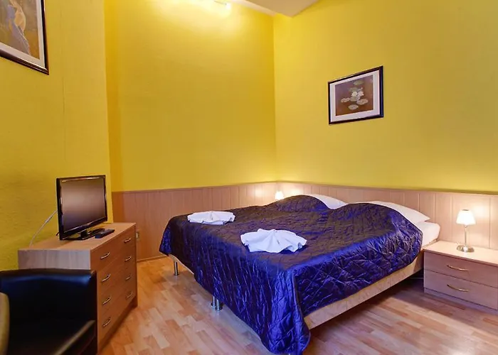 Konukevi Hotel-pension Am Savignyplatz Berlin