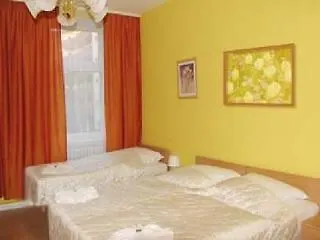 Konukevi Hotel-pension Am Savignyplatz Berlin