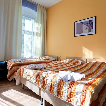 Konukevi Hotel-pension Am Savignyplatz Berlin