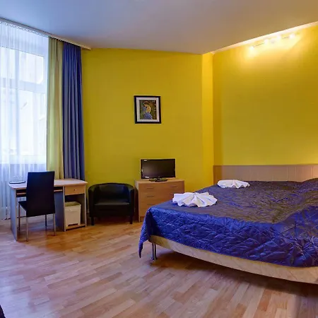 Konukevi Hotel-pension Am Savignyplatz Berlin
